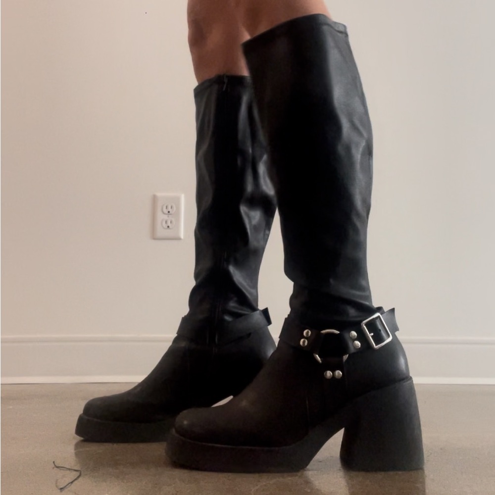 Women's Black Knee-High Buckle Boots